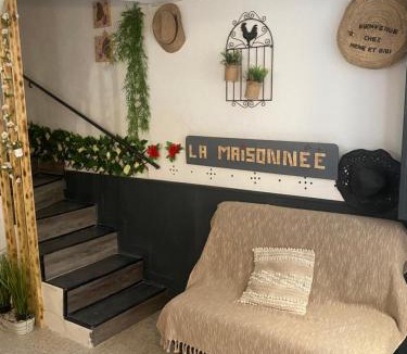Roquemaure Apartment | Maison de village 5 vacanciers chez Néné et Bibi