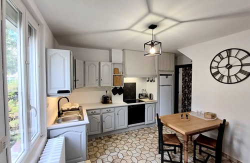 Grand Besancon House | Maison de Village Avec Jardin