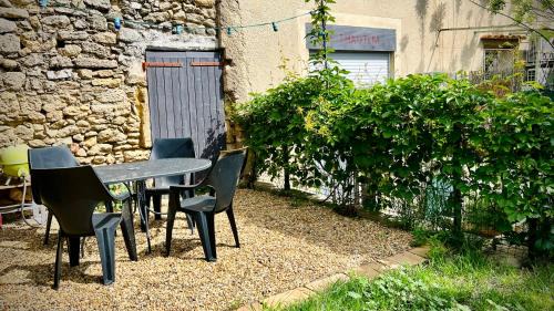 Loupian House | Maison de village avec jardin à 3 km des plages.