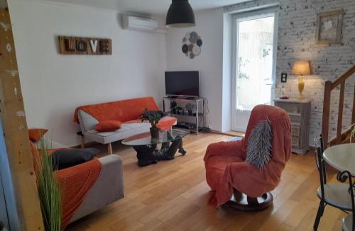 Septfonds House | Maison de village avec patio et terrasse