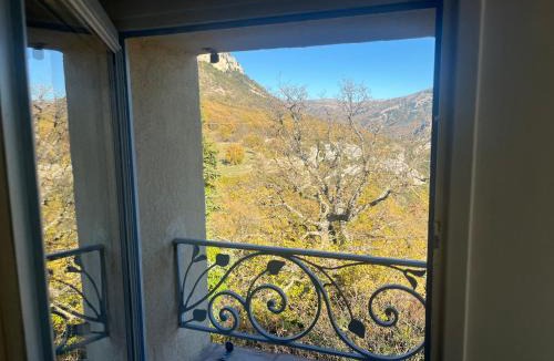 Gourdon House | Maison de village avec vue