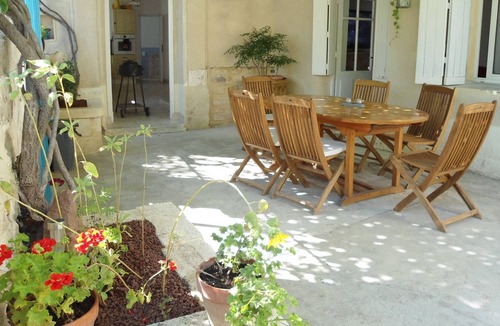Junas House | Maison DE Village Chambre D Hote Dans LE Gard