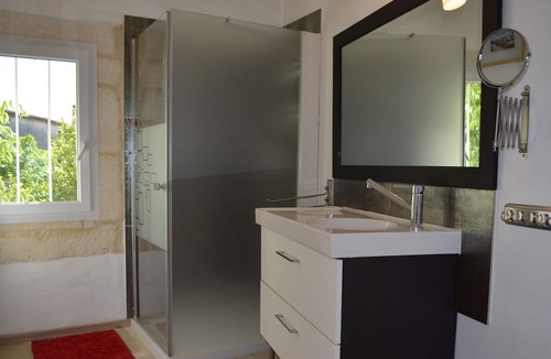 Junas House | Maison DE Village Chambre D Hote Dans LE Gard