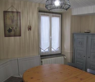 Ax-les-Thermes House | Maison de village dans une rue calme