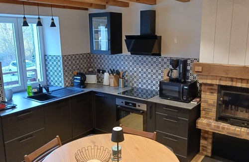 Le Pontet House | Maison de village dans une belle vallée paisible à découvrir.