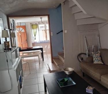 Quillan House | Maison de Village entière