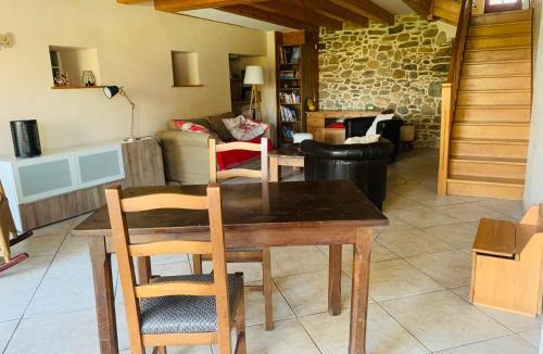 Loisin House | Maison de village entre lac et montagnes
