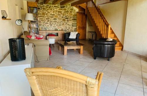 Loisin House | Maison de village entre lac et montagnes