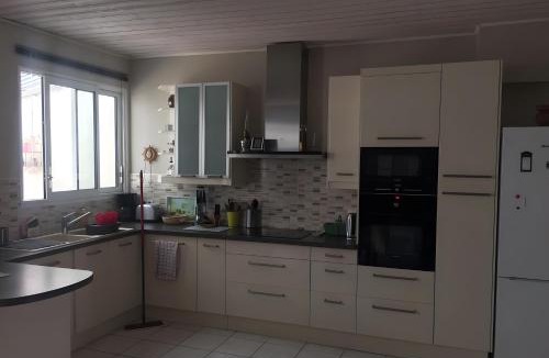 Ile-d'Aix House | Maison de village