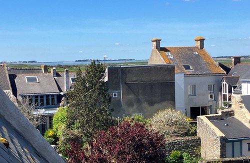 Batz-sur-Mer House | Maison de Village Entre mer et Marais Salants