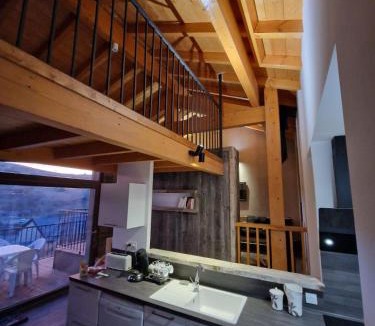 Eyne House | Maison de village