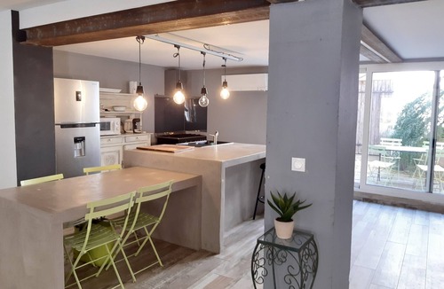 Salles-d'Aude House | Maison de Village , Piscine Dans Cuve à vin , 10 min de la mer