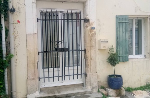 Vallabregues House | Maison de Village Provençal