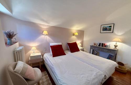 Marquixanes House | Maison de village Mer et Montagne