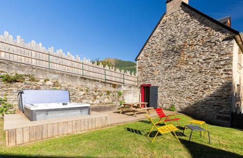 Adervielle-Pouchergues House | Maison de village rénovée pour 12 pers avec jardin et jacuzzi proche Loudenvielle - FR-1-695-89