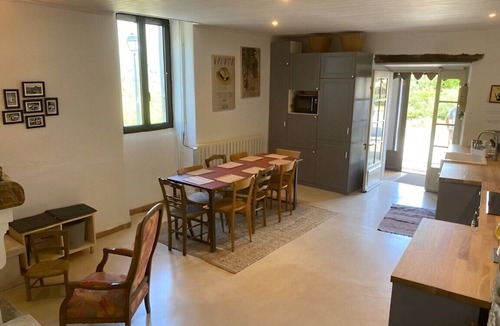 Malbosc House | Maison de Village Rustique. Animaux de Compagnie Acceptés!