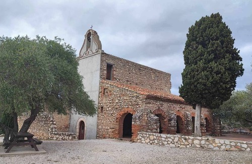 Estagel House | Maison de Village Située Dans une Impasse