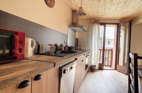 Matemale House | Maison de village spacieuse au calme