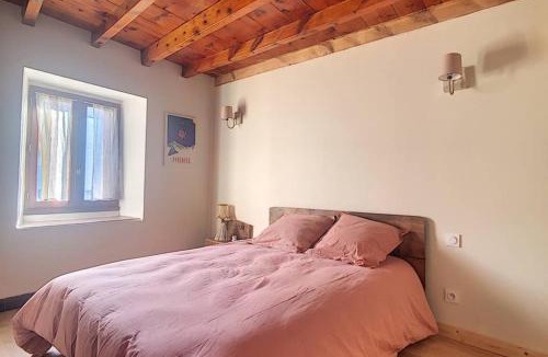 Matemale House | Maison de village spacieuse au calme