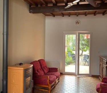 Elne House | Maison de village vintage avec grand jardin