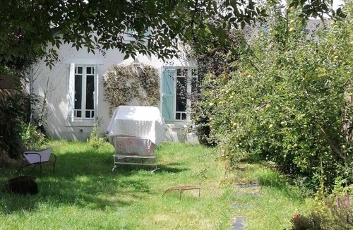 Viarme House | Maison de Ville Avec Jardin, le Calme à Proximité du Centre