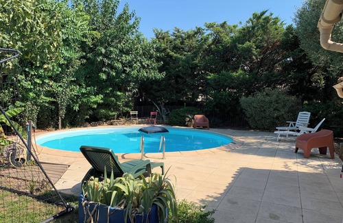 Lunel House | Maison de Ville Avec Jardin et Piscine. A 20 min des Plages