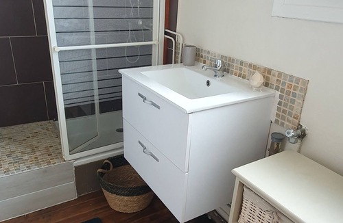 Le Merlerault House | Maison de Ville, Centre Village