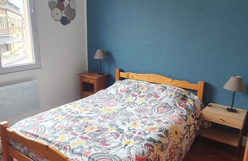 Le Merlerault House | Maison de Ville, Centre Village