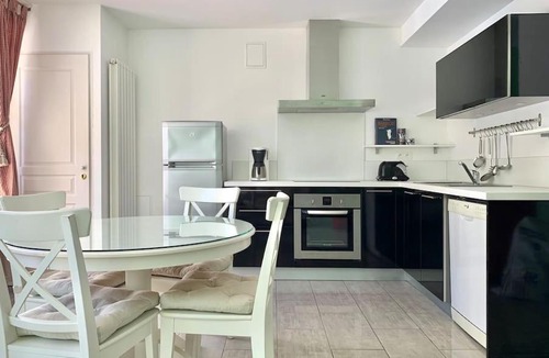 Pons House | Maison de ville confortable avec piscine