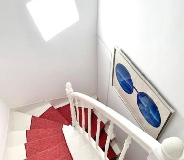 Pons House | Maison de ville confortable avec piscine