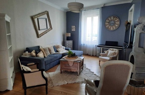 Chateauroux House | Maison de Ville de 300 Mètres Carrés