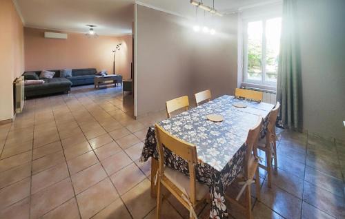 Cessenon-sur-Orb House | Maison De Ville