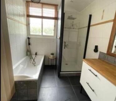 Lormont House | Maison de ville paisible