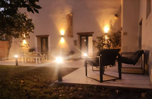 Courthezon House | Maison de Ville, Proche Vignoble