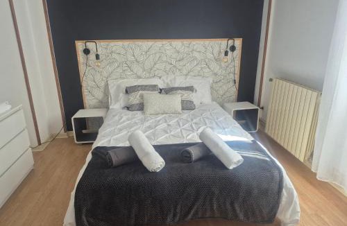 Diou Apartment | Maison de ville - proche Le PAL - DOMPIERRE