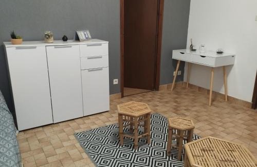 Diou Apartment | Maison de ville - proche Le PAL - DOMPIERRE