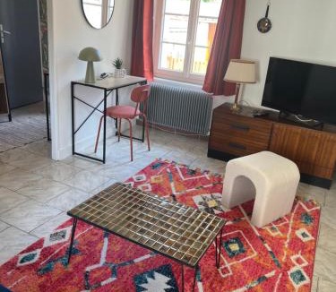 Senonches House | Maison de ville rénovée