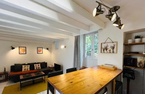 Saint-Julien Apartment | Maison de ville rare vu château