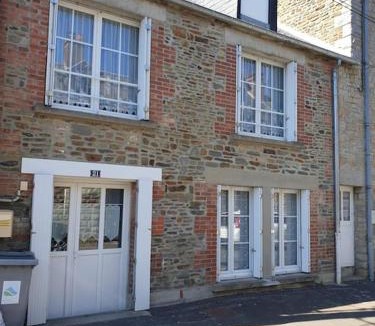 Pontorson House | Maison de ville située à 8 kms du Mont St Michel