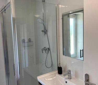 Miribel House | Maison des Balmes proche Lyon