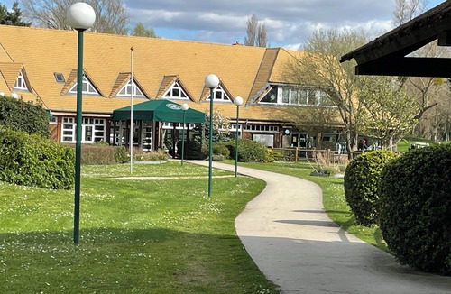 Carrieres-sur-Seine House | Maison DES Artistes