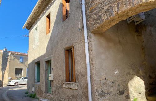 Montbrun-des-Corbieres House | Maison des Remparts