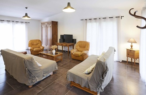 Saint-Jean-de-Monts House | Maison des Mûres, large house, sunny terrace, enclosed grounds.