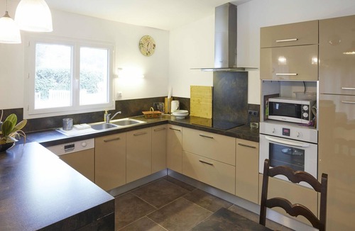 Saint-Jean-de-Monts House | Maison des Mûres, large house, sunny terrace, enclosed grounds.