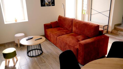 Yvre-l'Eveque House | Maison des Hirondelles