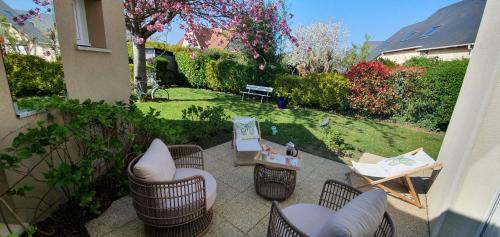 Saint-Contest House | Maison des Hortensias