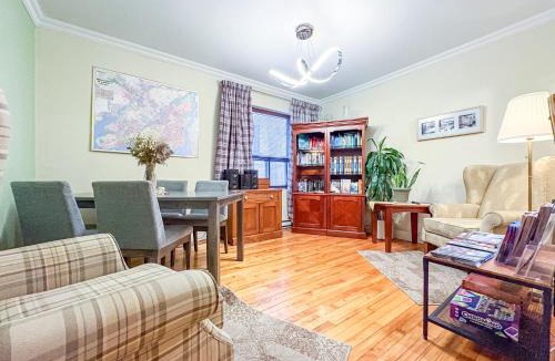 Gay Village Bed & Breakfast | Maison Des Jardins B & B