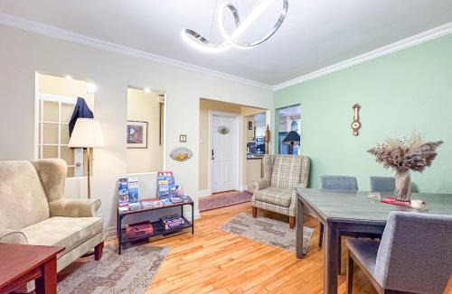 Gay Village Bed & Breakfast | Maison Des Jardins B & B