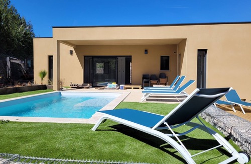 Ucel House | Maison des libellules de dugradus private swimming pool and pétanque court