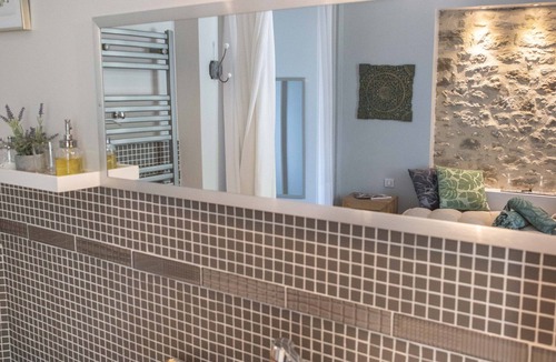 Les Esseintes House | Maison des Quatre Saisons